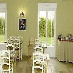 Hotel Logis Des Sources 2*