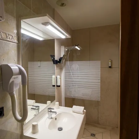 Logis Des Sources 크레네이프레트로이에스