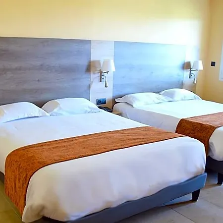 Logis Des Sources Hotel 2*