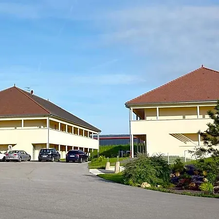 Hotel Logis Des Sources 2*
