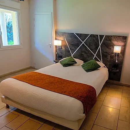 Hotel Logis Des Sources Créney-près-Troyes