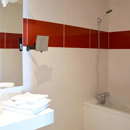 فندق Logis Des Sources Creney-pres-Troyes