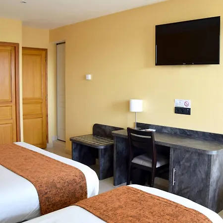 Logis Des Sources Hotel 2*