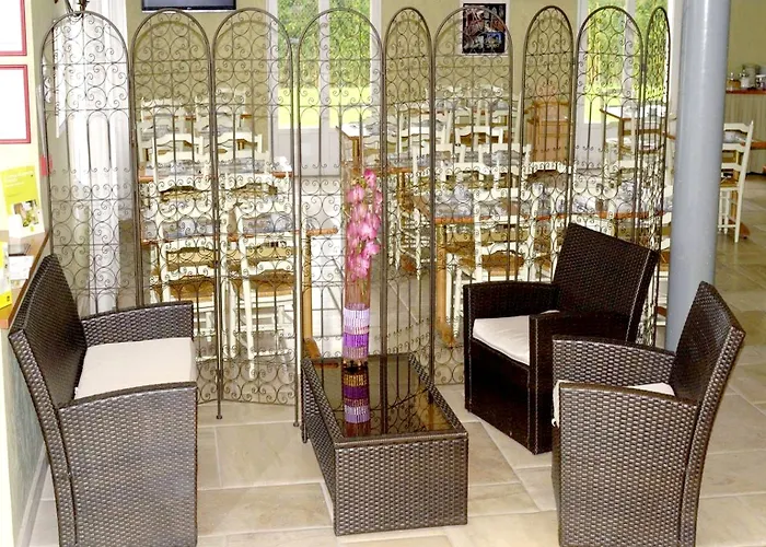 Logis Des Sources 2*