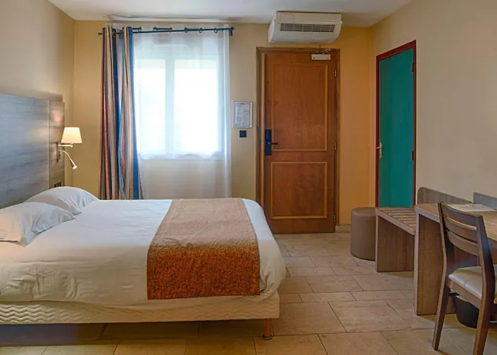 Hotel Logis Des Sources